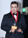 [국제포토] MC딩동 ‘가요대축제 사전 MC 맡았어요!’ (2018 KBS 가요대축제)