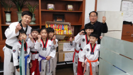 하단1동, 하단태권도장 이웃돕기성품 전달