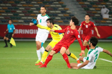 이라크에 피파랭킹(88위) 밀려도 베트남(100위) ‘박항서 매직’으로 전반 2-1로 리드 중