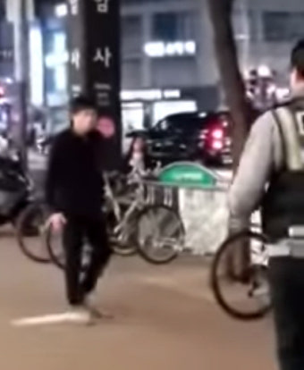 ‘암사동 칼부림’ 19세 가해자 경찰까지 흉기로 위협