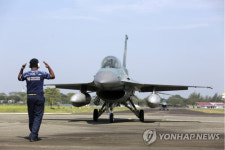 F16 전투기 추락, 다행히 비행사 2명 비상탈출해 구조돼