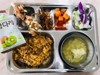 해성국제컨벤션고등학교, 환상적 급식이 4400원 “가격 실화냐”