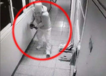 [한 달 전 CCTV] 진주아파트서 숨진 여고생, 피의자 피해 달아나기도