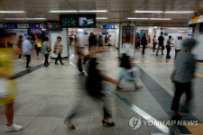 신도림역 지하철 사고… 1호선 지연 운행 ‘60대 남성 뛰어들어’