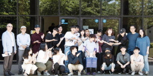 경성대학교 예술종합대학 사진학과, 환경미화 담당자에게 꽃과 케이크 선물