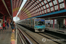 수도권전철 4호선, 범계역 인근 전차선 장애…전동열차 운행 지장