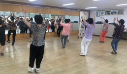 남부민1동, 지친 몸을 깨우는 ‘보약 같은 건강댄스’ 개강