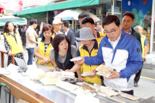 허성무 창원시장, 추석 맞아 전통시장 방문