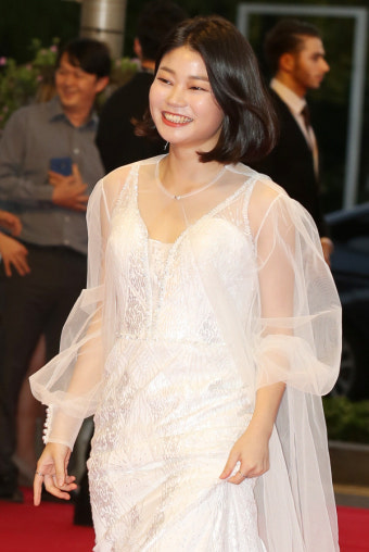 정하담 ‘순백의 드레스 자태’ (2019 부산국제영화제 레드카펫)