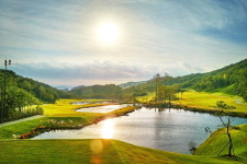 스톤게이트CC, 수려한 자연·18개홀 조화…국내 10대 골프장 야심