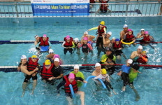 부산적십자사, 시각장애 학생 생존수영 교육 진행