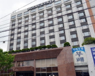 조폭 영화 ‘친구’ 배경 국제호텔 매각 과정서 실제 조폭과 법정공방