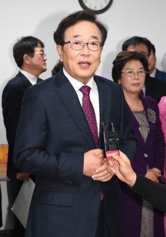 “험지 마다않겠다” 서병수 총선 출마 시사