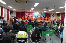 모라3동 마을건강센터 건강동아리 행복시니어“컵타”재능기부 공연