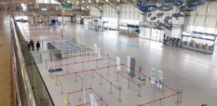 [르포] 미어터지던 김해공항 국제선, 지금은 이착륙 하루 12편뿐