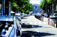 텃밭 메우고 도로까지 비웠다…원도심 주차장 넓히기 백태