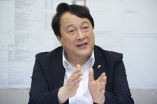“부산, 해상 특송장 발전시켜 물류도시로 키워야 ”