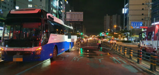 하단교차로 달리던 통근버스 엔진에서 화재, 인명피해는 없어