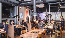 강연에 귀 기울이는 국제아카데미 17기