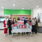부산경상대학교 잔메봉사단 크리스마스 산타 선물전달식 진행