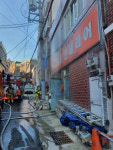 금정구 서동 장갑공장서 화재…공장 기계 등 전소