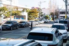 구청은 주차대란인데…낮잠 자는 관용차 100대 점령