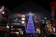 광복로‘치유·회복의 트리’밝히려 시설물 점등 시연 外