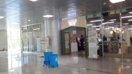 동해남부선 거제역 천장서 물이 콸콸... 고객 불편