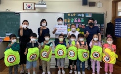 「안전하게 가방 메고 학교가요!」 사상구 삼락동, 어린이 교통안전 가방덮개 전달 外
