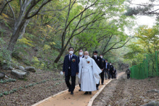 창원에 명품 ‘황토숲길’ 생겼다