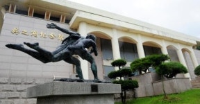 이름값 못하는 지역 유명 화가 전시관들