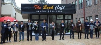 교사·학생 전공살려 교내 ‘북카페’ 건립
