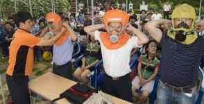 방독면 착용 이렇게
