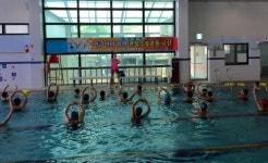 고흥군 보건소 “수영으로 관절염 치료 하세요”