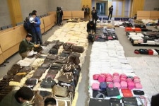 3천억대 짝퉁 명품 유통 … 광주가 물류창고