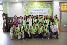 국가 유공자 식사 도와주고 말벗 되주고 한국콘텐츠진흥원, 광주보훈요양원 방문 사회공헌 활동