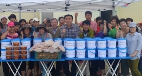 대촌농협, 백숙용 닭 경로당·복지시설 전달