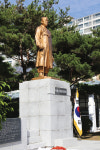 유은학원 최선진 선생 동상 재정비 제막식