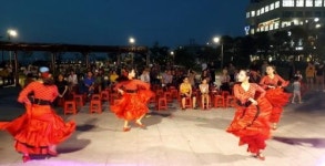 공연 활성화 한다더니 … 버스킹 예산 ‘싹둑’