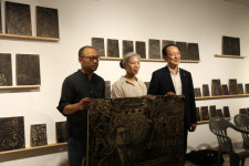 [광주 은암미술관 장준하 선생 44주기 추모 판화전 찾은 장남 장호권 씨]“민주열사들 죽음의 진실 밝혀져 편히 쉬었으면”