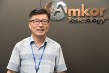 [장애인 의무 고용률 달성 앰코테크놀로지코리아 이진안 광주 공장장]“장애·비장애인 힘 합치니 능률 쑥쑥 오릅니다”