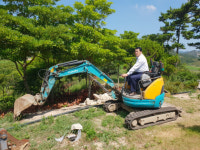 “퍼플섬에 일이 생겼다하면 면장이 뜹니다”