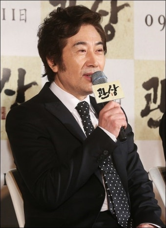 백윤식 연인 기자회견 취소 