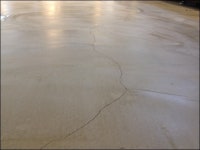 롯데월드몰 5~6층 균열 알고보니 디자인