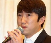 민망한 세기의대결, 메이웨더 판정승 비난 봇물