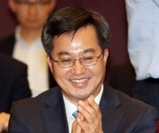 김동연, 취임 후 첫 방문지 ‘고용우수 기업’