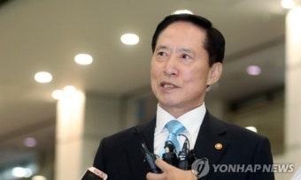 송영무 장관 “한반도 전술핵 재배치 논의 없었다”