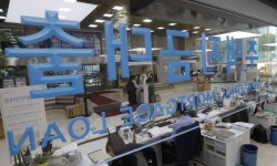 가계부채 눈덩이처럼 불어…1400조원 돌파