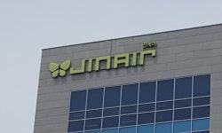 ‘임원 불법 등기’ 진에어, 면허취소 위기