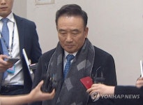 ‘직원 성추행’ 최호식 호식이두마리치킨 전 회장 1심 집행유예